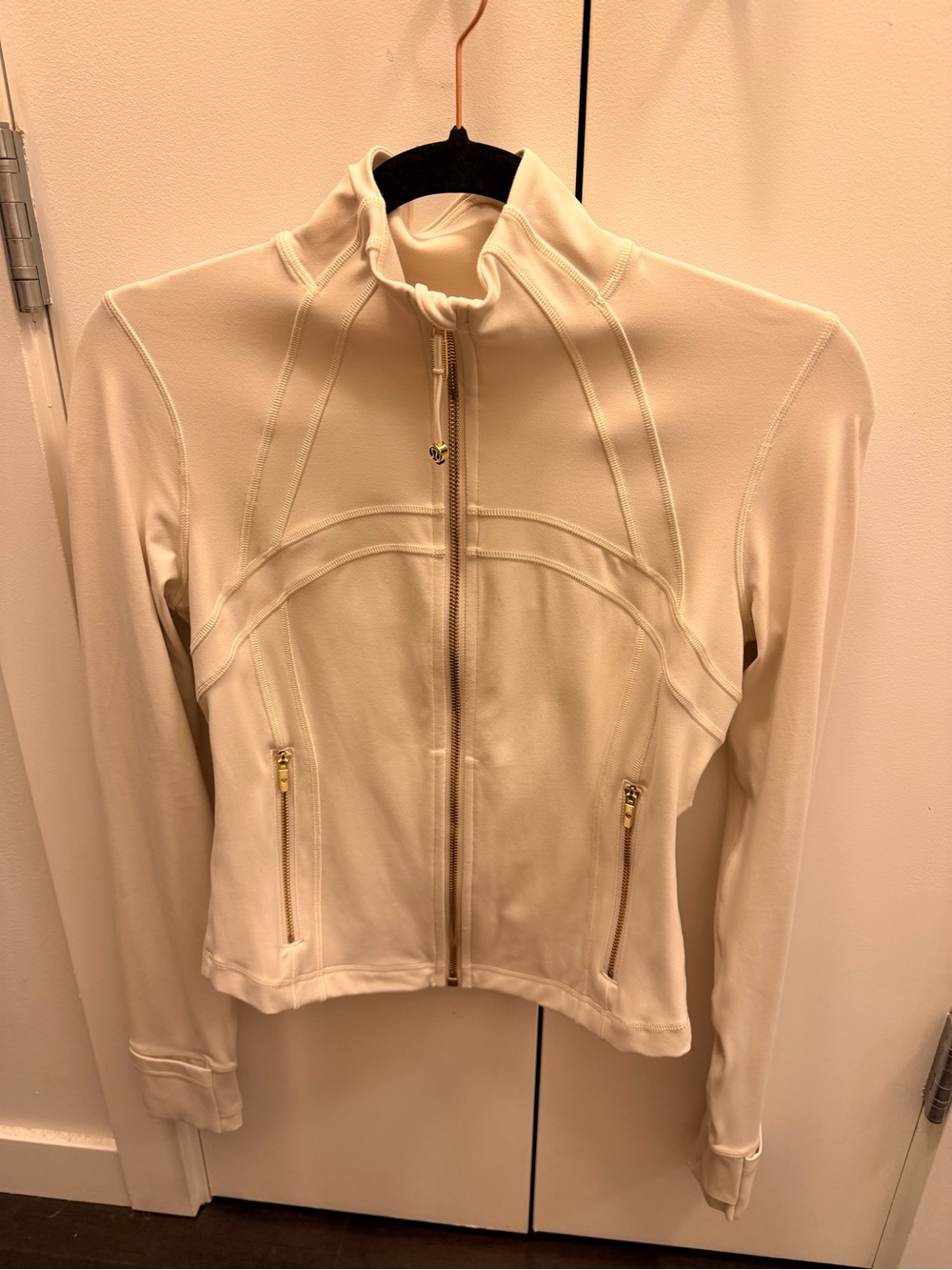 Lululemon nulu define cropped jacket with gold zip
